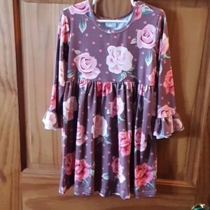 Girls size 6 adorable  cotton dress